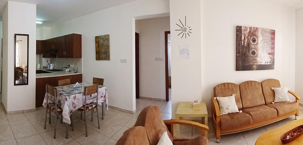 Melpo Court Apartment Geroskipou ภายนอก รูปภาพ