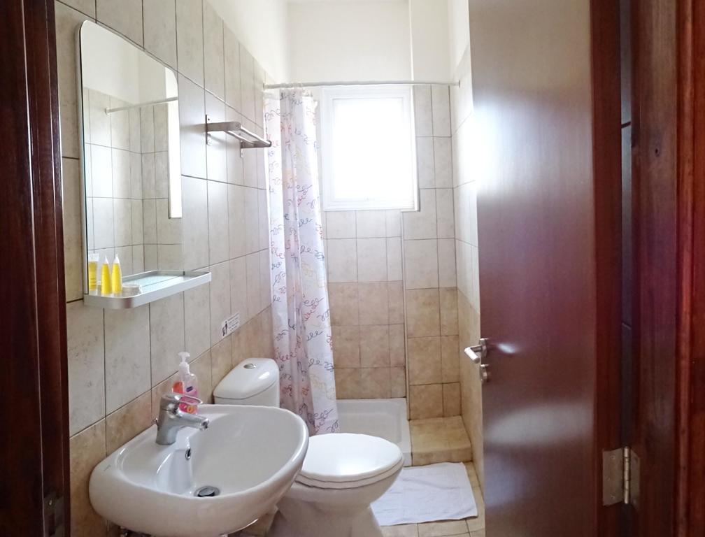 Melpo Court Apartment Geroskipou ภายนอก รูปภาพ