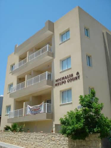 Melpo Court Apartment Geroskipou ภายนอก รูปภาพ